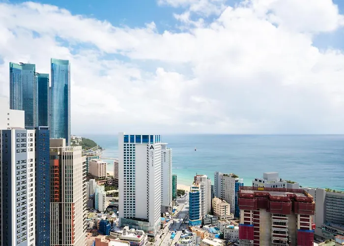 Urbanstay Haeundae Station 公寓